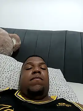 Snapshot of JHONOBR03909479 chatting on 10.21.25 JHONOBR03909479 online show from 10.21.25