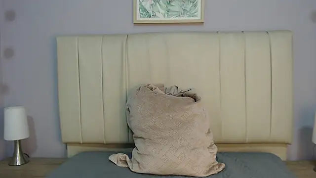 amy le01 online show from 10.31.25