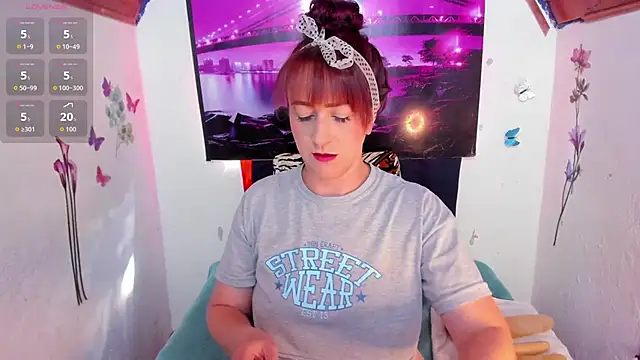 Snapshot of Hannaa32 chatting on 10.02.25 Hannaa32 online show from 10.02.25