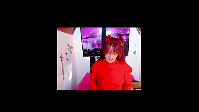 Snapshot of Hannaa32 chatting on 10.08.25 Hannaa32 online show from 10.08.25