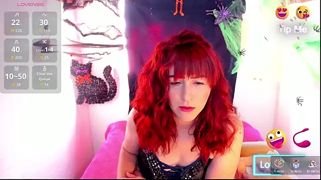 Snapshot of Hannaa32 chatting on 10.15.25 Hannaa32 online show from 10.15.25