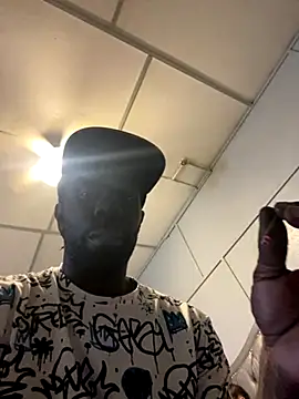 Snapshot of Bigdickbandit205 chatting on 09.19.25 Bigdickbandit205 online show from 09.19.25