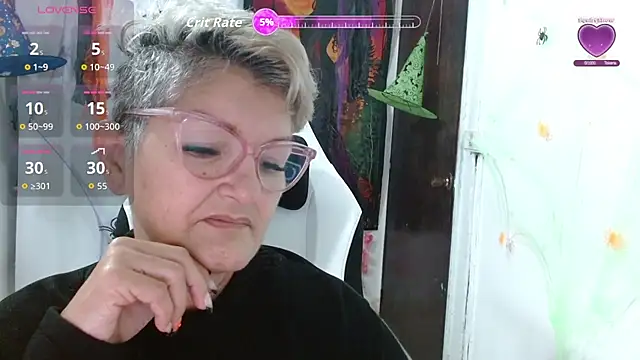 Snapshot of bety-cum2 chatting on 10.10.25 bety-cum2 online show from 10.10.25