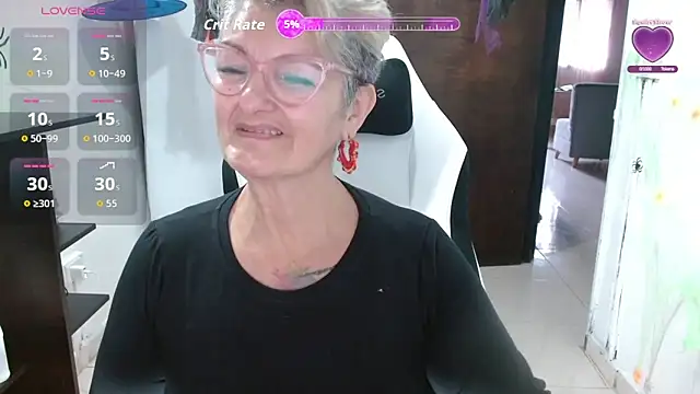 Snapshot of bety-cum2 chatting on 10.21.25 bety-cum2 online show from 10.21.25