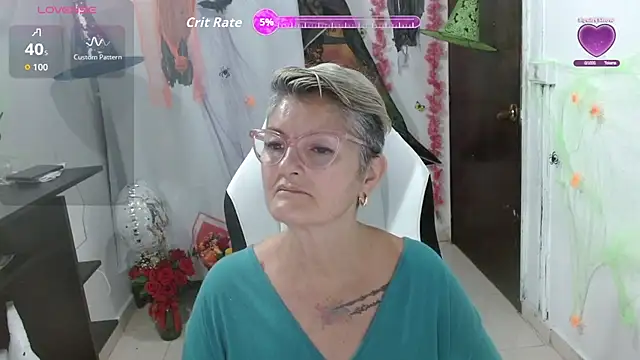 Snapshot of bety-cum2 chatting on 10.25.25 bety-cum2 online show from 10.25.25