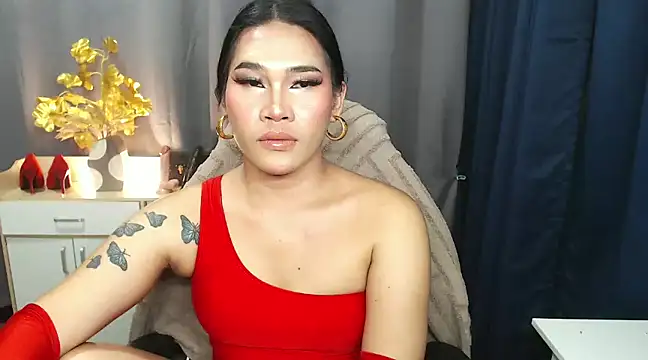 Ur Fantastic Lina online show from 01.23.25