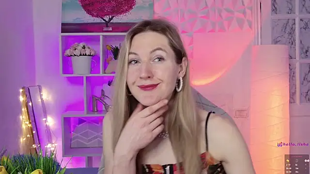 Snapshot of Hello_Lisha chatting on 02.19.25 Hello Lisha online show from 02.19.25