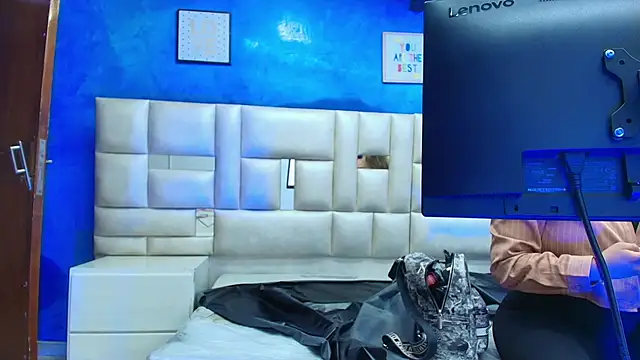 Snapshot of leon_gaby chatting on 02.23.25 leon gaby online show from 02.23.25