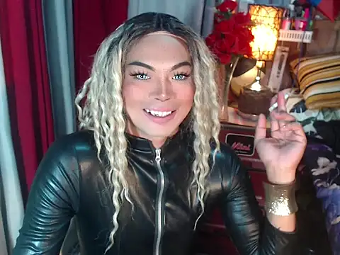 Snapshot of Asianboybig1_Daniel chatting on 10.16.25 Asianboybig1 Daniel online show from 10.16.25