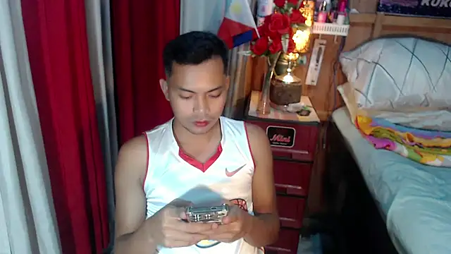 Snapshot of Asianboybig1_Daniel chatting on 10.24.25 Asianboybig1 Daniel online show from 10.24.25