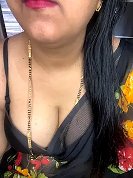 Snapshot of Zoya_Varma004 chatting on 11.18.25 Zoya Varma004 online show from 11.18.25