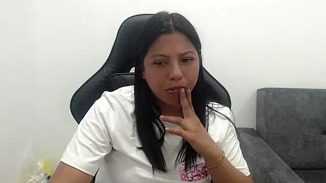 Leylafourniert online show from 06.29.26