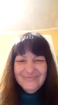 Snapshot of TiAmorre chatting on 12.12.24 TiAmorre online show from 12.12.24