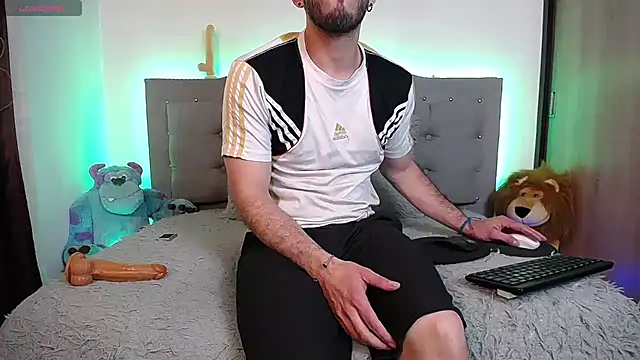 Snapshot of Danny_hot_fun chatting on 01.18.25 Danny hot fun online show from 01.18.25