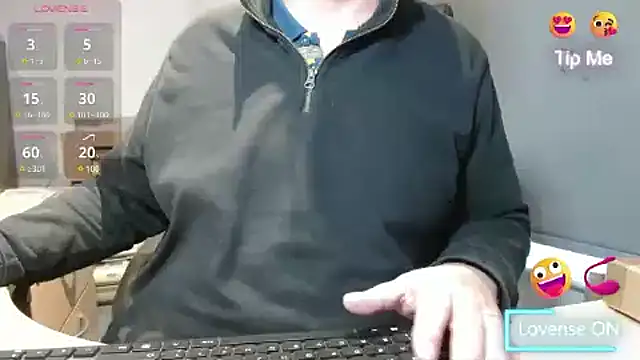 Snapshot of bigbadjon69 chatting on 02.13.25 bigbadjon69 online show from 02.13.25