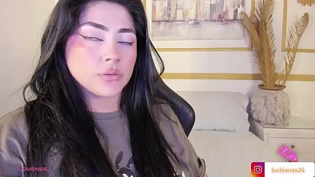 Snapshot of lucy26_ chatting on 12.28.24 lucy26 online show from 12.28.24