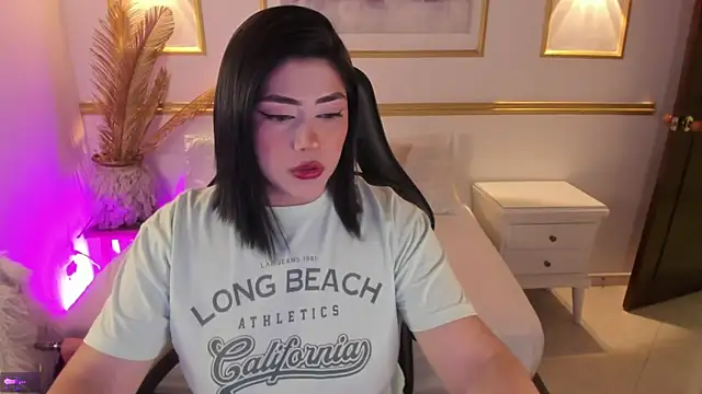 Snapshot of lucy26_ chatting on 02.21.25 lucy26 online show from 02.21.25