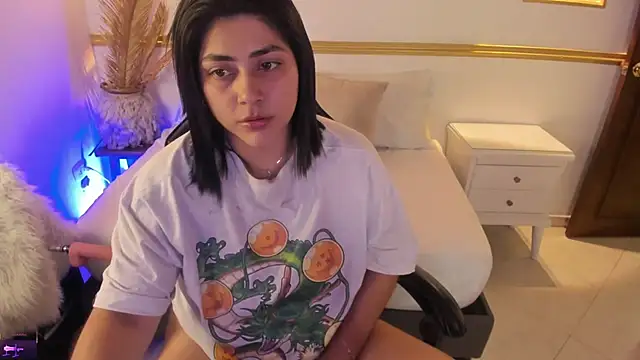 Snapshot of lucy26_ chatting on 02.21.25 lucy26 online show from 02.21.25