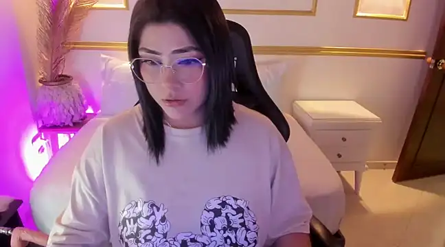 Snapshot of lucy26_ chatting on 03.11.25 lucy26 online show from 03.11.25