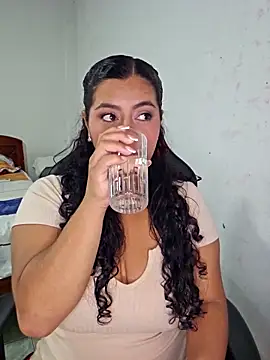 Snapshot of Mary_pinkish chatting on 03.20.25 Mary pinkish online show from 03.20.25