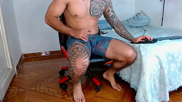 Snapshot of leonidas_18k chatting on 01.22.25 leonidas 18k online show from 01.22.25