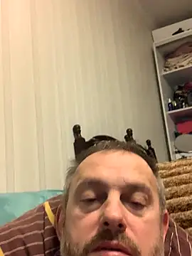 Snapshot of GHsveter chatting on 10.12.25 GHsveter online show from 10.12.25