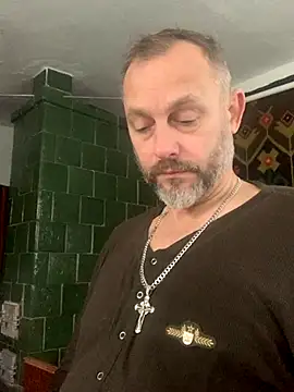 Snapshot of GHsveter chatting on 10.20.25 GHsveter online show from 10.20.25