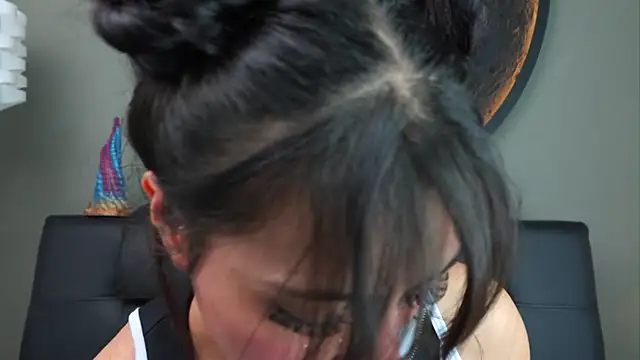 miss sharlotte18 online show from 10.23.25