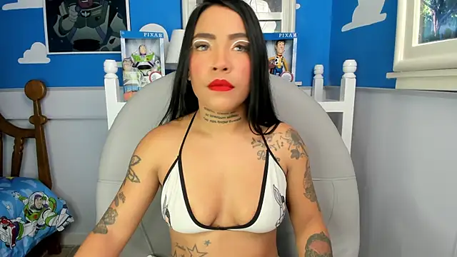 Snapshot of miss_vaiolette chatting on 01.15.25 miss vaiolette online show from 01.15.25