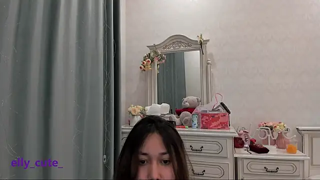 Elly Cute online show from 01.12.25