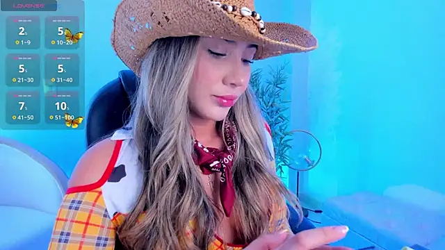 NiaBennet  online show from 10.15.25