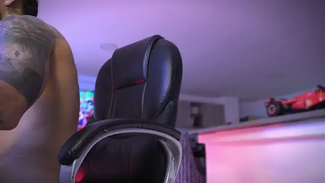 Frank Farrell online show from 10.18.25