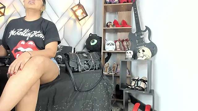 Snapshot of MirandaHaguen chatting on 10.06.25 MirandaHaguen online show from 10.06.25