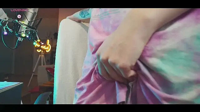 Snapshot of yourprettykate chatting on 12.20.24 yourprettykate online show from 12.20.24