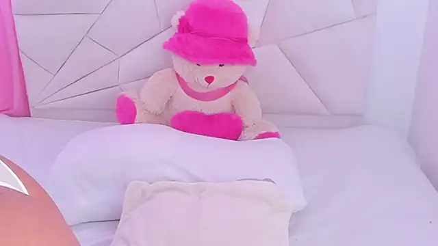 Anamhenao online show from 09.21.25