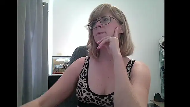 SavannaGirly online show from 02.11.25