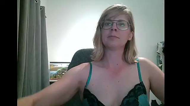 SavannaGirly online show from 03.06.25