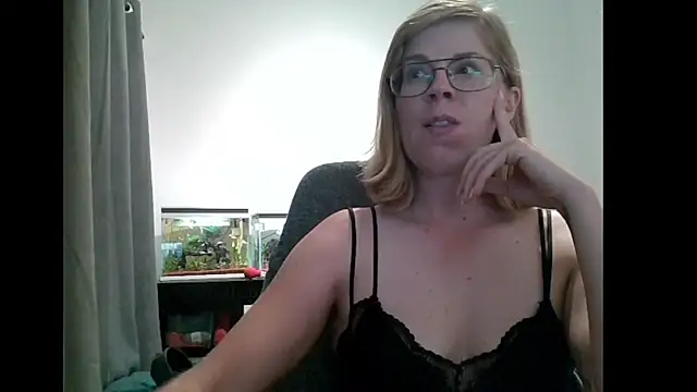 SavannaGirly online show from 03.14.25