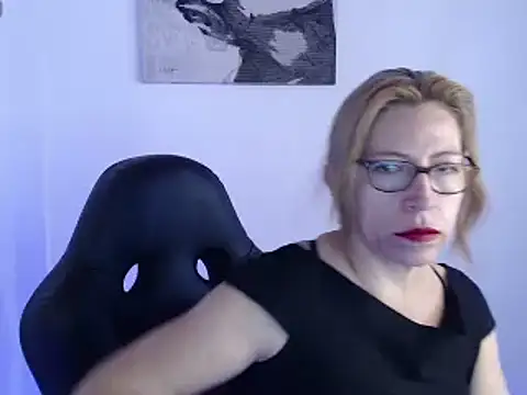 Chayla Ruiz online show from 12.10.24