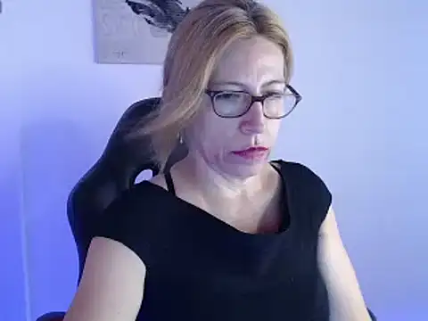 Chayla Ruiz online show from 12.10.24