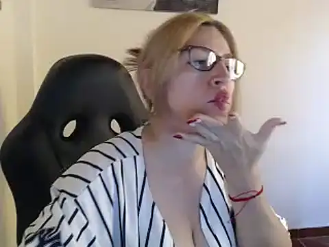 Chayla Ruiz online show from 12.13.24