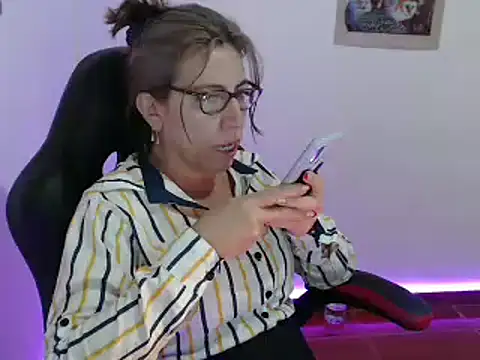 Chayla Ruiz online show from 12.17.24