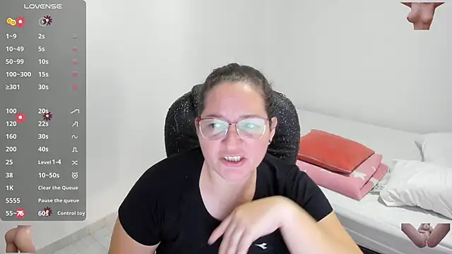 Snapshot of alejandra_milf_ chatting on 02.01.25 alejandra milf online show from 02.01.25