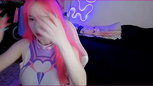 Maya Viola online show from 10.07.25