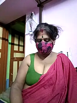 Snapshot of parioo7 chatting on 10.31.25 parioo7 online show from 10.31.25