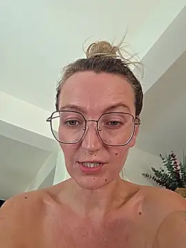 MissMialicious online show from 08.05.26