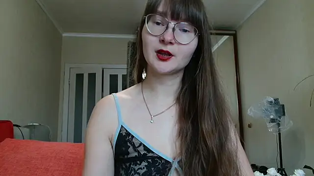 KiraGoldens online show from 10.13.25