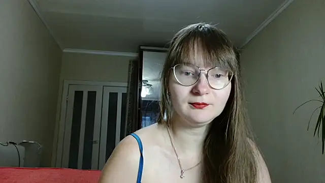 KiraGoldens online show from 10.15.25