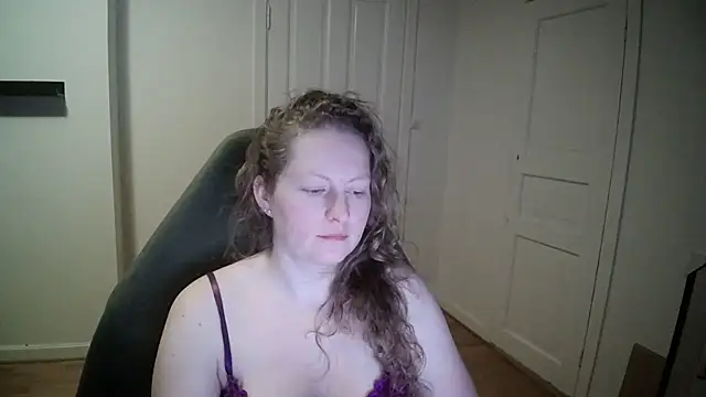 Girlnina-1995 online show from 02.20.25