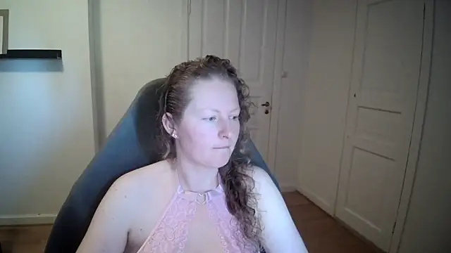 Girlnina-1995 online show from 03.20.25